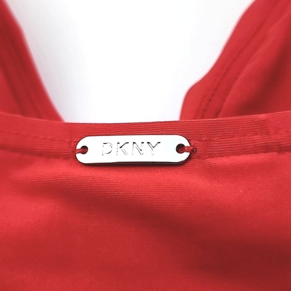 DKNY Women's Red Halter Tankini Top V Neck Padded Cups 4-Way Stretch Sz M - Picture 3 of 11